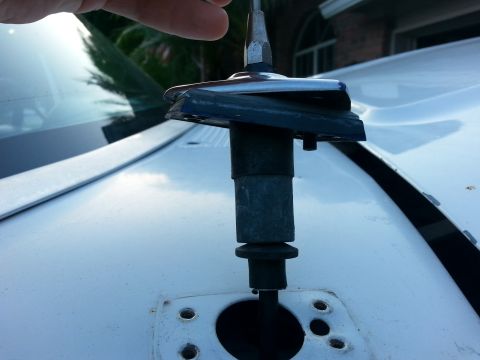 1992 Ford Bronco - remove the antenna cable