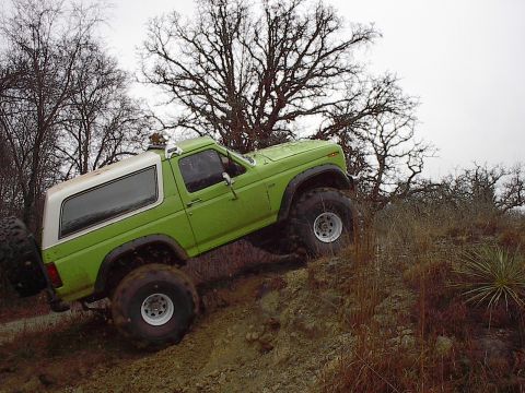 1986 Ford Bronco - Climbing some little hills.