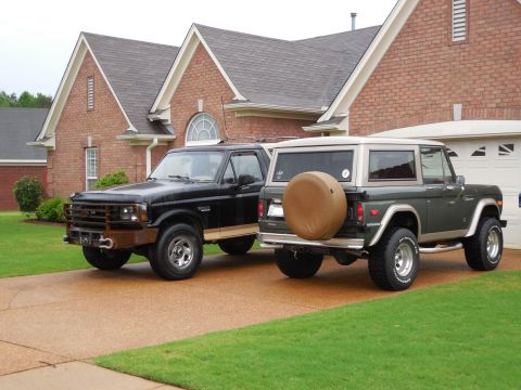 1975 Ford Bronco - I'm cleaning up a few things before selling the '75. The [url=http://supermotors.net/registry/2742#album]black & tan one is staying right h…
