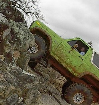 1986 Ford Bronco - Hulk gets on the rocks.