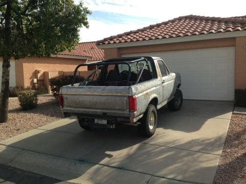 1994 Ford Bronco - This modified Ford Bronco appears to be from the early 1980s, not a 1994 model.