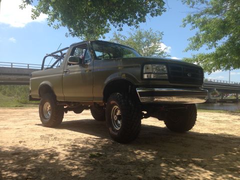 1994 Ford Bronco photo