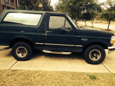 1995 Ford Bronco “Naomi”
