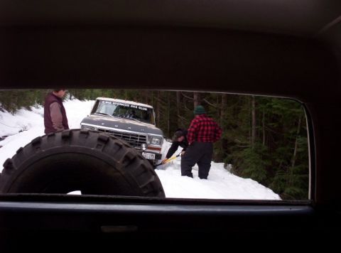 1982 Ford Bronco - Tony digging out of the snow.