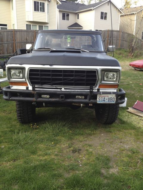 1979 Ford Bronco - This 1978 Ford Bronco is equipped with a heavy-duty front bumper and large off-road tires.