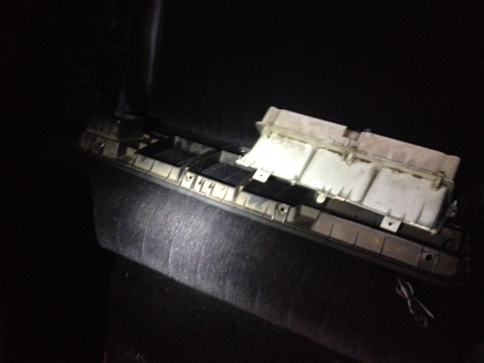 dashboard vent assembly with white plastic housing removed