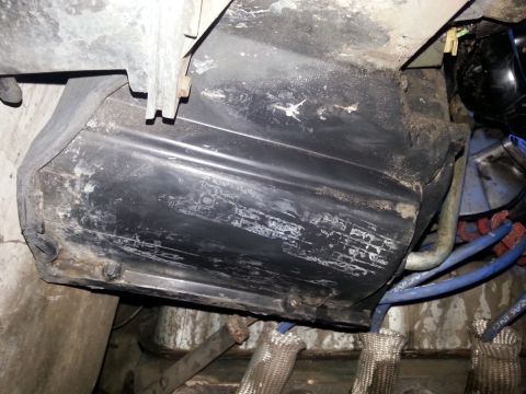 1992 Ford Bronco - I almost forgot about about the bottom of the box. this was the other half and it was also covered with the factory insulation. with it's p…