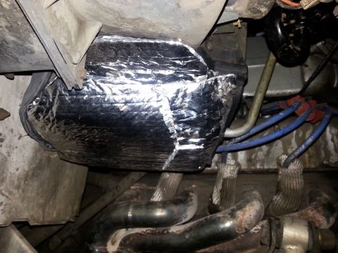 1992 Ford Bronco - bottom view. doubled up on the insulation here. I think that should work pretty well...I may still go back and add a couple of staples to h…