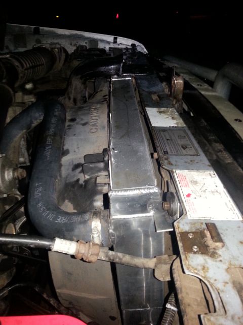 1992 Ford Bronco - almost done..just need to tighten the fan bolts and drill a couple of holes to secure the shroud.