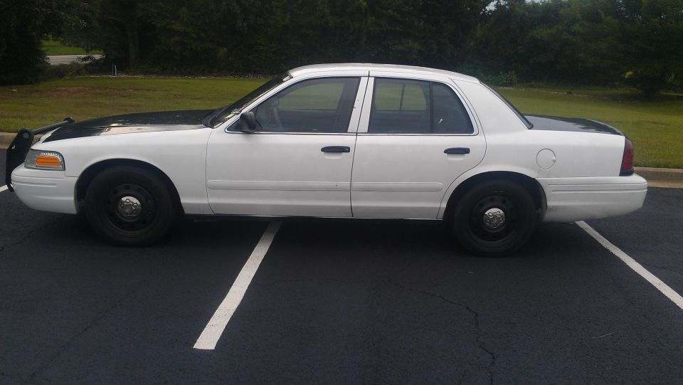 2008 Ford Crown Victoria “Wolf”