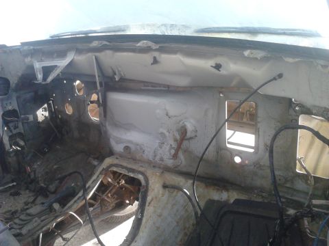 1988 Ford Bronco - ripped the dash and steering column out. to swap this 96 dash in might be harder than I though