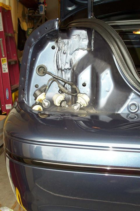 1998 Ford Crown Victoria - What the Vic looks like with the taillamp removed. Notice the 4 bulbs on my '98 Police Interceptor vs. the 2-bulb configuration that began…