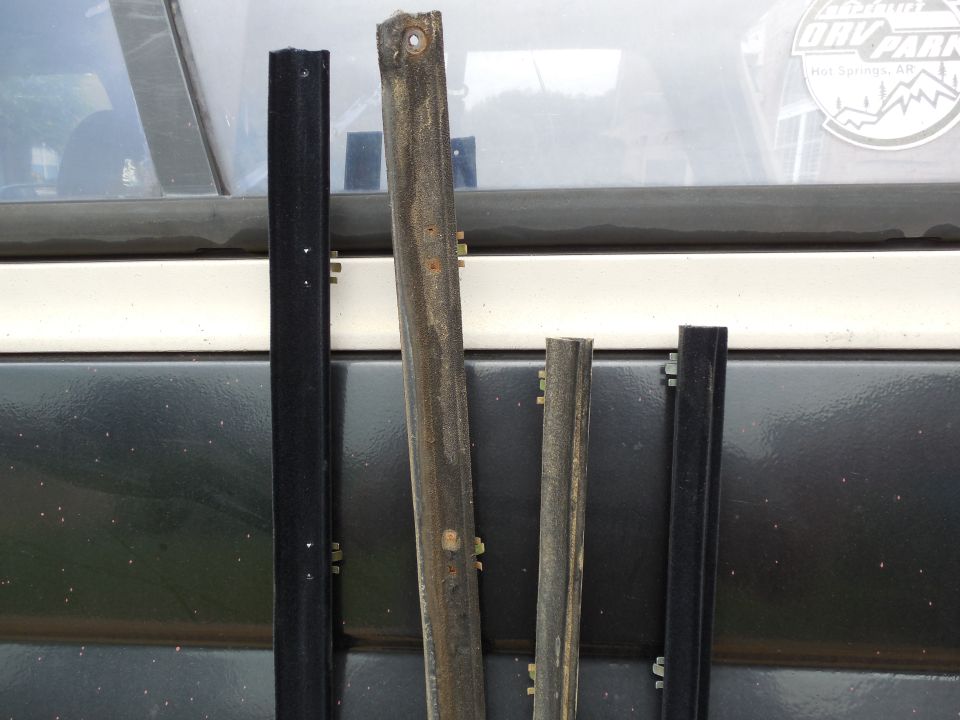 Perfect matches.  The outer belt (D8TZ9841610A, E8TZ9841610A, F20207) is longer than the inner (F6TZ9842072AA, F2028 ).

Pair: KF2027, W0116-G761736