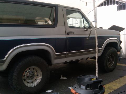1986 Ford Bronco - This Ford Bronco appears to be from the early 1980s, not 1986.