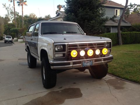 1986 Ford Bronco - This Ford Bronco appears to be from the early 1980s, not 1986, with its distinctive body style and grille.