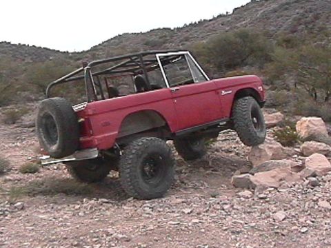 1971 Ford Bronco - Red is better