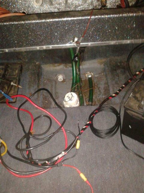 1996 Ford F-150 - There's a black and yellow cable that was used by the previous owner for jumping the 2 trolling motor batteries to make them into a series…