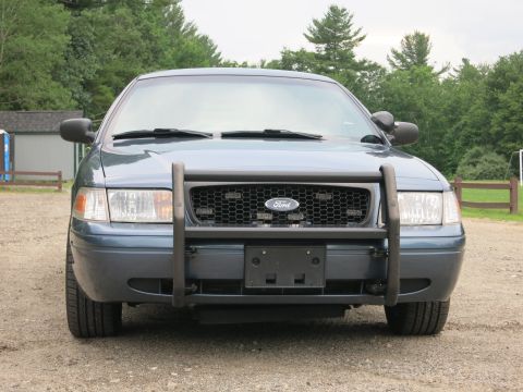 2001 Ford Crown Victoria - Front view of a 2001 Ford Crown Victoria equipped with a push bar.