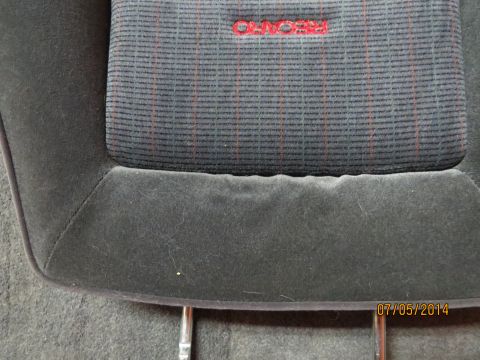 1985 Volkswagen GTI - Car seat fabric with RECARO logo visible. Date stamp shows 07/05/2014.