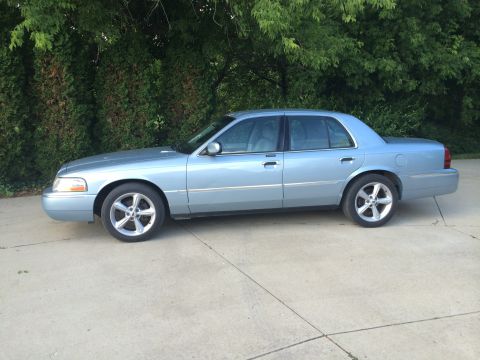 2003 Mercury Grand Marquis photo