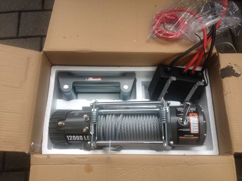 1979 Ford Bronco - 12,000 lb BADLAND winch