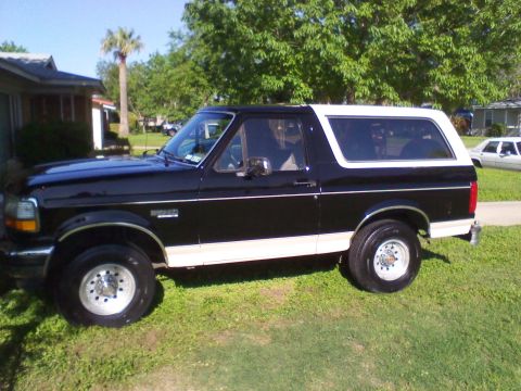 1993 Ford Bronco photo