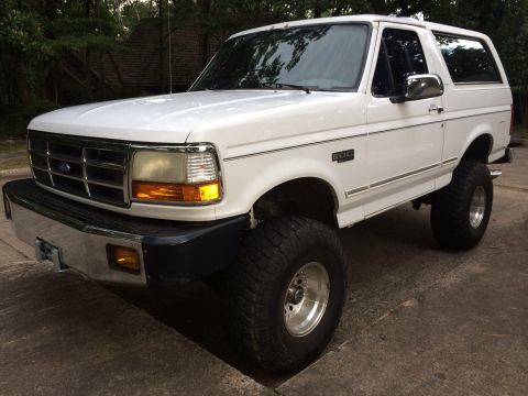 1994 Ford Bronco - This 1994 Ford Bronco has a lifted suspension and large off-road tires.
