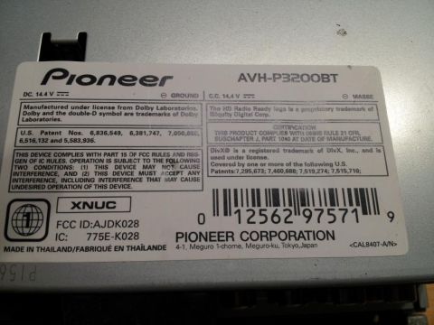 2002 Chrysler 300M - Label on a Pioneer car stereo shows model AVH-P3200BT and manufacturing details.