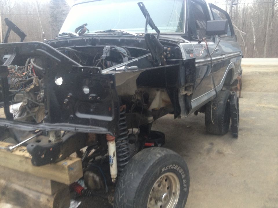 1979 Ford Bronco front end removed, showing engine bay and suspension