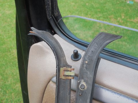 1983 Ford Bronco - Door weatherbelt differences The inner (right) is only bent; the outer (left) is bent & relieved.