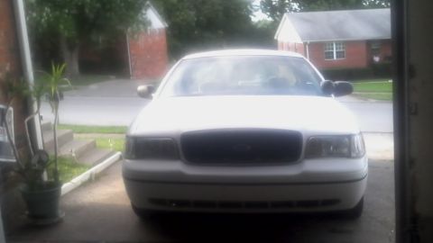2000 Ford Crown Victoria photo