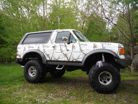 1991 Ford Bronco photo