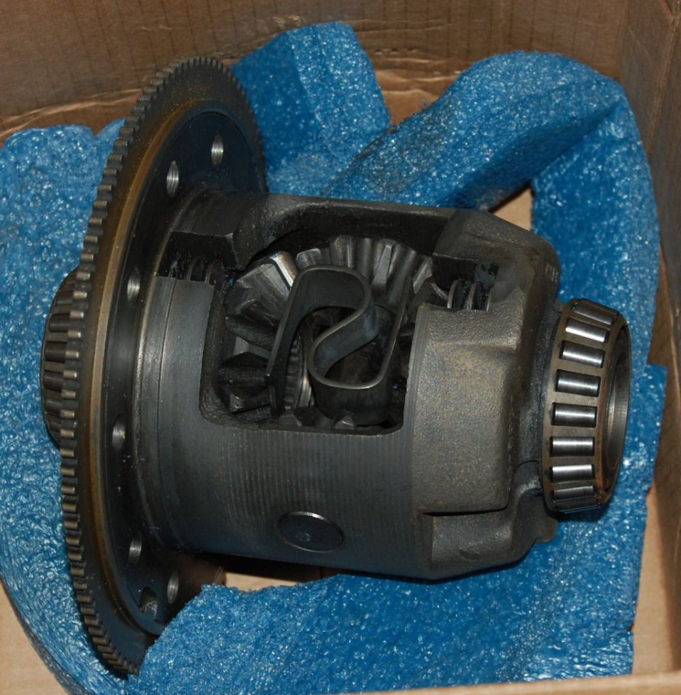 Differential with gears and bearing, packed in blue foam