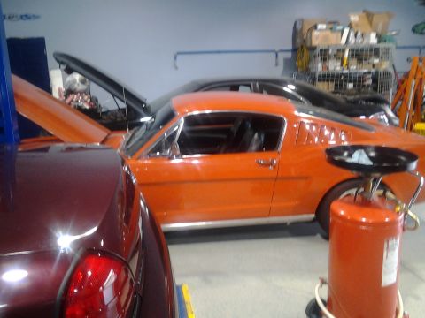 2004 Ford Crown Victoria - Fastback sitting and lurking.