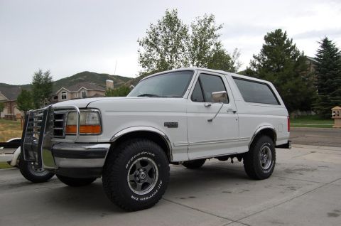 1995 Ford Bronco photo