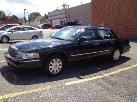 2004 Mercury Grand Marquis photo