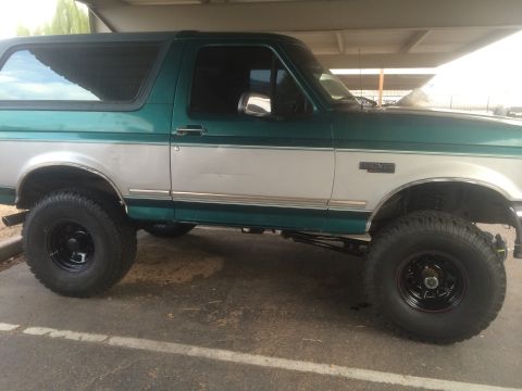 1996 Ford Bronco photo