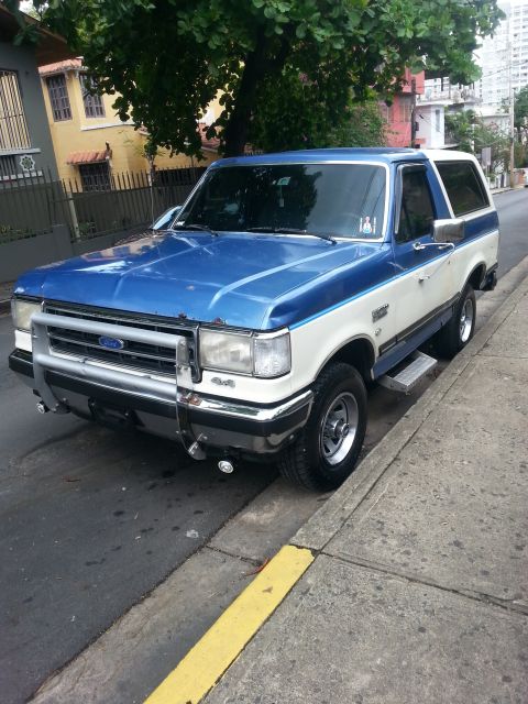 1990 Ford Bronco photo