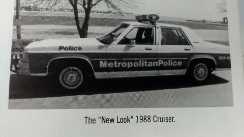 1991 Ford LTD Crown Victoria - Metropolitan Police car, labeled as "New Look" 1988 Cruiser.