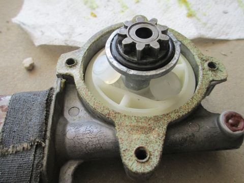 1995 Ford F-150 - LH Window Motor installing new drive pins