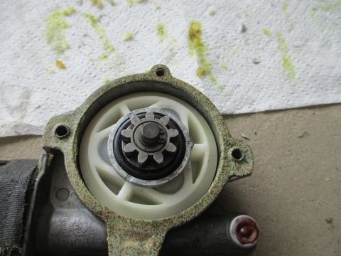 1995 Ford F-150 - LH Window Motor new drive pins installed