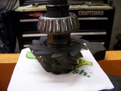 1999 Mercury Grand Marquis - A differential gear and bearing are shown, not a 1999 Mercury Grand Marquis.