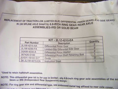 1999 Mercury Grand Marquis - This document details the contents of a differential gear kit, including part numbers and quantities for various components.