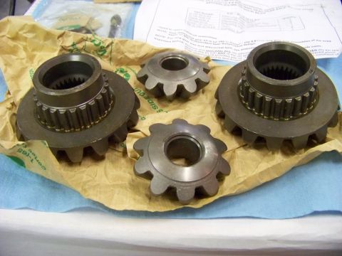 1999 Mercury Grand Marquis - Differential gears are shown, possibly for a vehicle rebuild project.