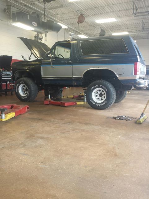 1986 Ford Bronco - Bye bye rusted wheel arches
