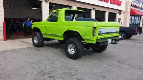 1986 Ford Bronco - Unmasking it. Starting to look good