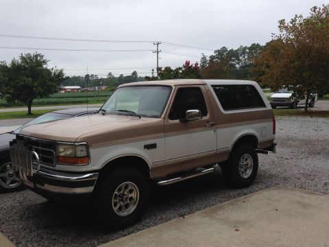 1996 Ford Bronco photo