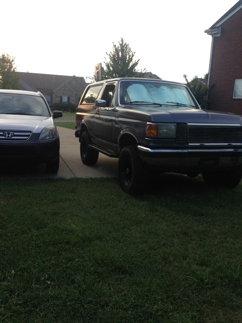 1990 Ford Bronco photo