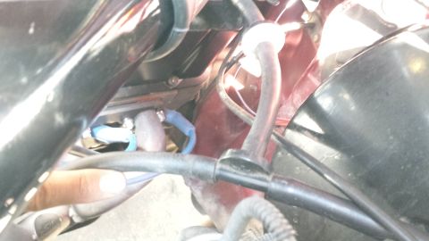 1992 Ford Bronco - Anybody know where this cruise control line goes?