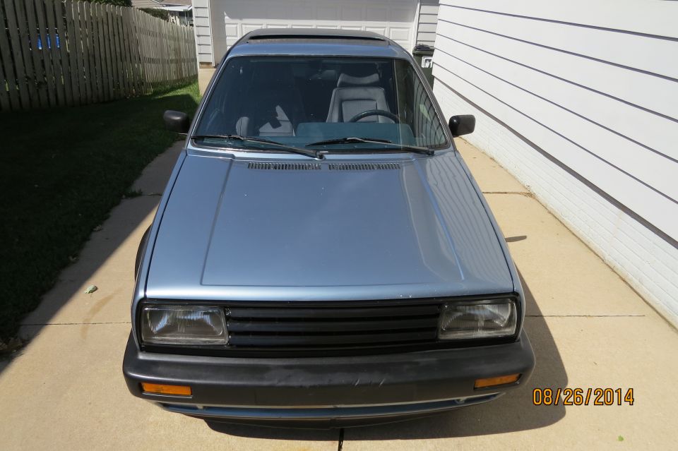 Blue 1990 Volkswagen Jetta front view